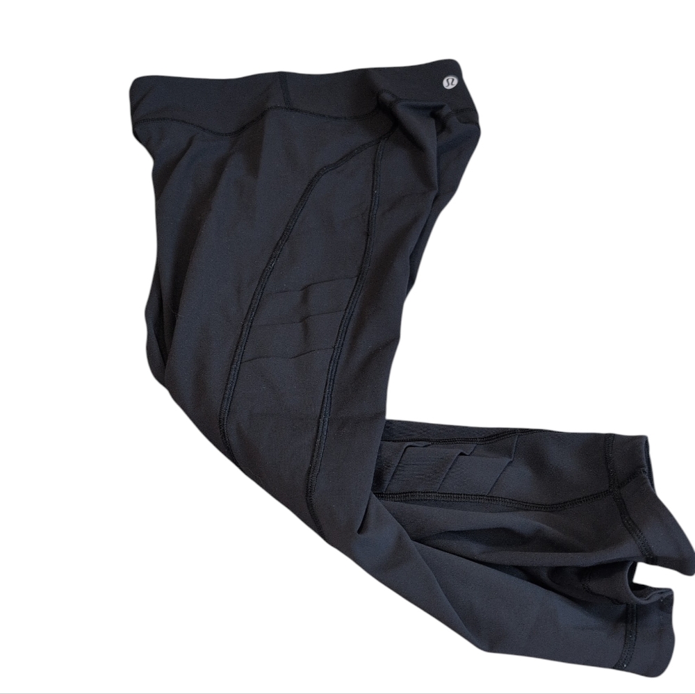 Lululemon Pleated Crop Leggings Women’s 6 Black Capri Yoga Pants Side Panel